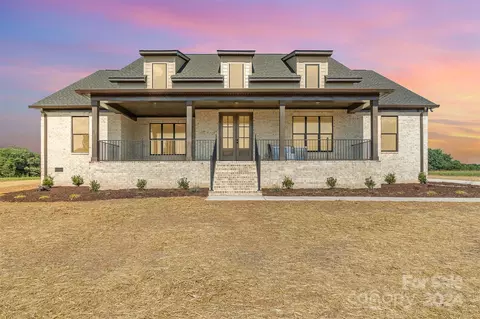 525 New Salem Rd, Statesville, NC 28625