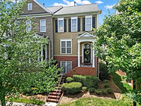 913 Lyndley Dr, Fort Mill, SC 29708