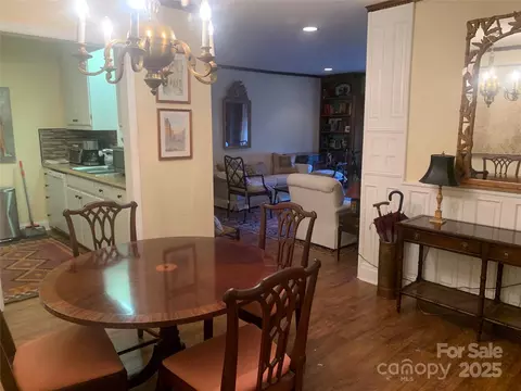 1323 Queens 212 Rd #212, Charlotte, NC 28207