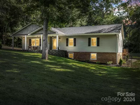 121 Pinecrest Dr, Shelby, NC 28152