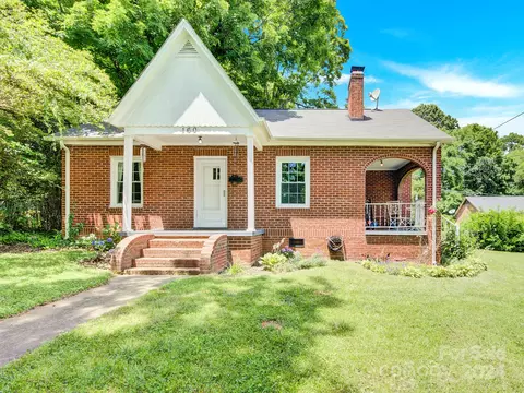 160 Park Ter, Statesville, NC 28677