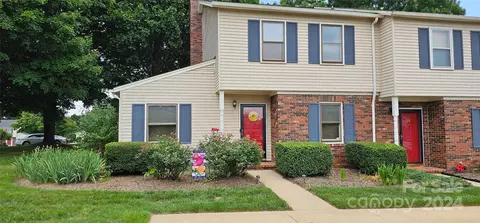 2705 N Center 35 St #35, Hickory, NC 28601