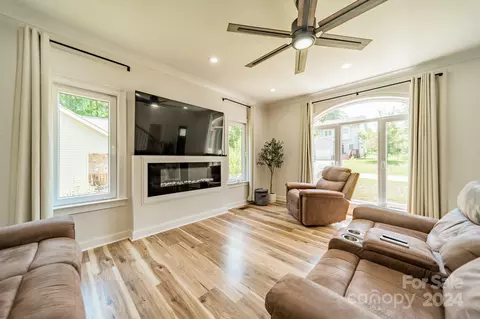 7635 Katherine Dr, Denver, NC 28037 photo 8