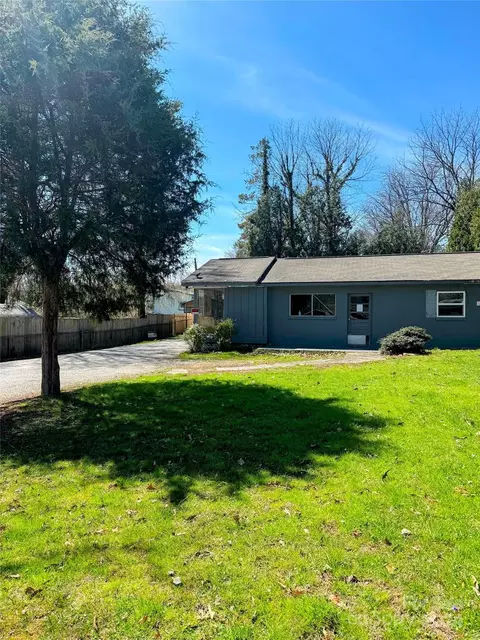 315 N Oak St, Hendersonville, NC 28739