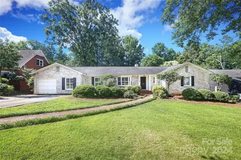 2700 Country Club Ln, Charlotte, NC 28205