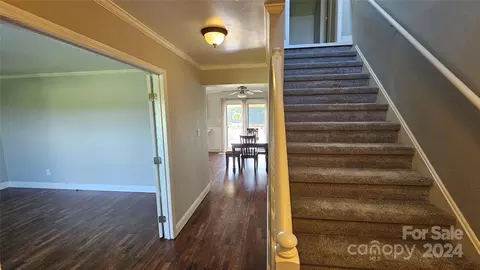 Entry Way - 287 Fox Hunter Rd, Harmony, NC 28634 photo 1 of 3