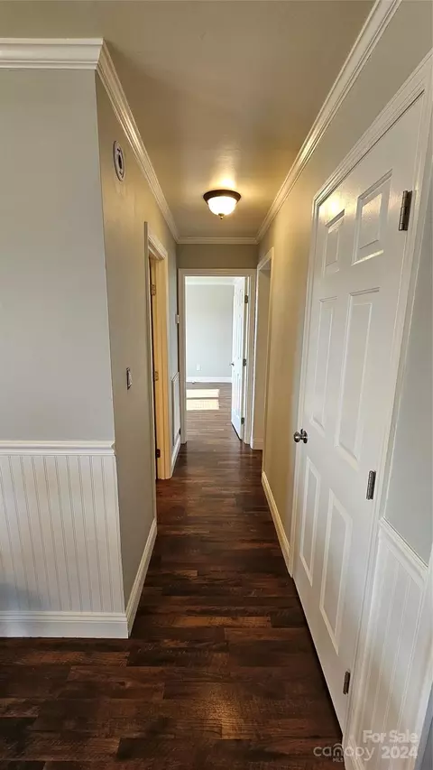 Entry Way - 287 Fox Hunter Rd, Harmony, NC 28634 photo 2 of 3