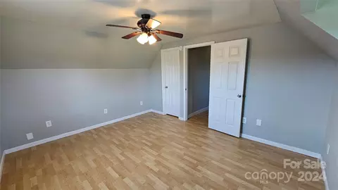 Bedroom - 287 Fox Hunter Rd, Harmony, NC 28634 photo 4 of 6