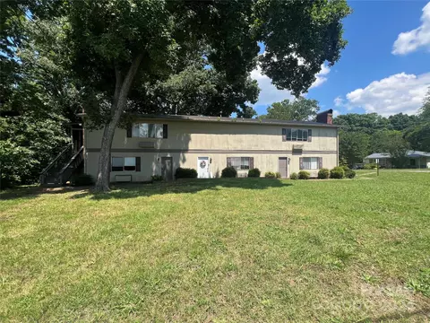 810 10th Street Blvd, Hickory, NC 28601