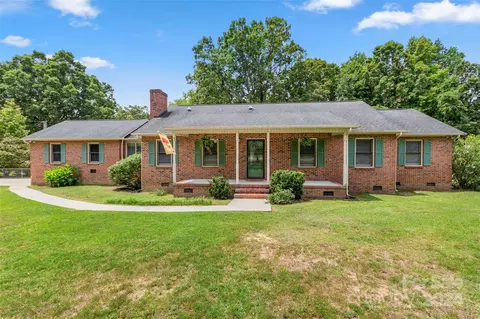 1227 Silverbrook Rd, Chester, SC 29706