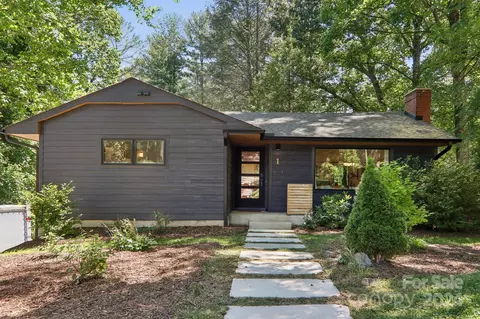 1 Melbourne Pl, Asheville, NC 28801