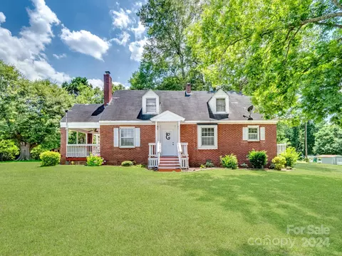 1616 Flat Creek Rd, Lancaster, SC 29720