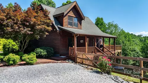 582 Hidden Lake Pkwy, Nebo, NC 28761