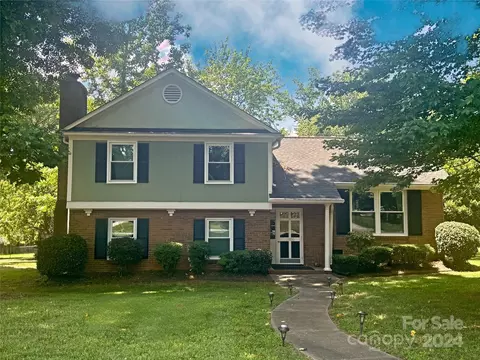 5900 Colchester Pl, Charlotte, NC 28210
