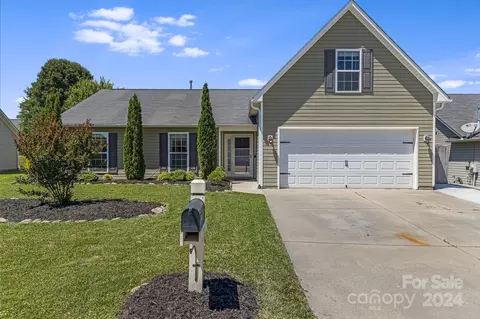 335 W Swift Creek Rd, Fletcher, NC 28732