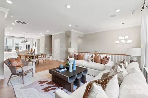 3013 Oak Landing Dr, Charlotte, NC 28205
