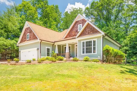 758 Glenn Bridge Rd, Arden, NC 28704