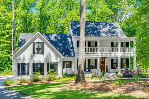 509 Fairway Dr, Fort Mill, SC 29715