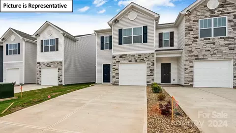 9016 Lowfalls Ln, Charlotte, NC 28216