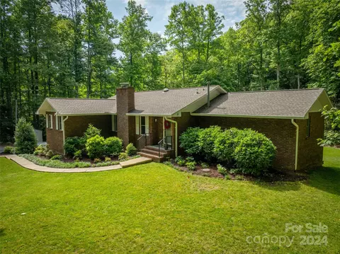144 Finley Brook Way, Hendersonville, NC 28739