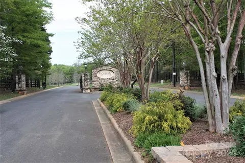 880 Bellegray 19 Rd #19, Clover, SC 29710