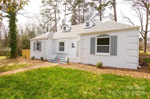 1700 Shannonhouse Dr, Charlotte, NC 28215
