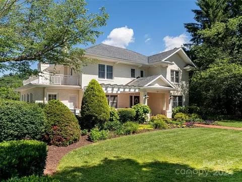 325 Midland Dr, Asheville, NC 28804