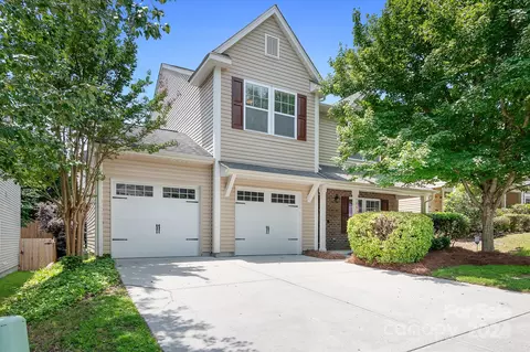 106 Collenton Ln, Mooresville, NC 28115