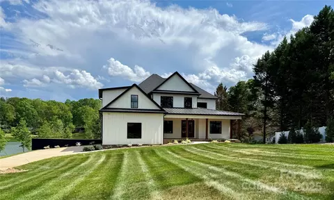 110 Emmaline Ct, Troutman, NC 28166