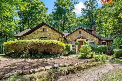 618 E Sunset Dr, Hendersonville, NC 28791