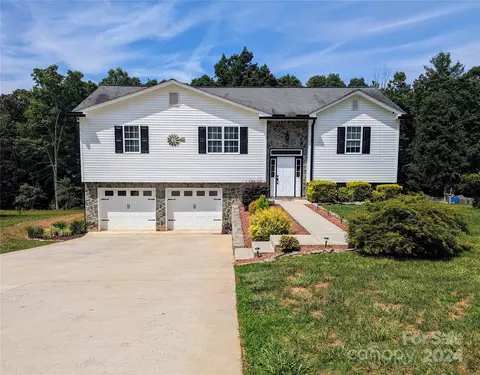 3635 Judea Dr, Lenoir, NC 28645