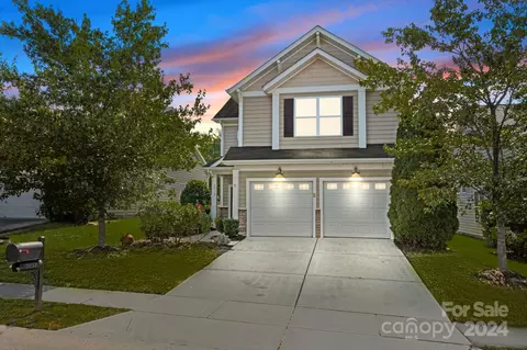 9732 Dominion Crest Dr, Charlotte, NC 28269
