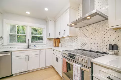 Kitchen - 6205 Wright Rd, Kannapolis, NC 28081 photo 4 of 4