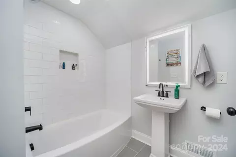 Bath - 6205 Wright Rd, Kannapolis, NC 28081 photo 4 of 4