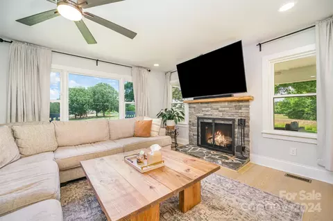 Living - 6205 Wright Rd, Kannapolis, NC 28081 photo 3 of 3