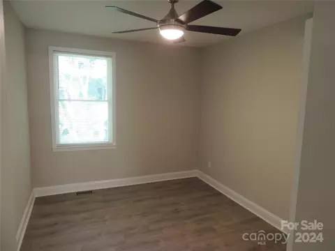 520 1st W St W, Conover, NC 28613 photo 8