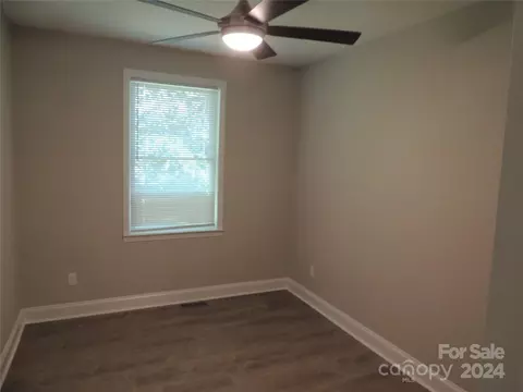 520 1st W St W, Conover, NC 28613 photo 7
