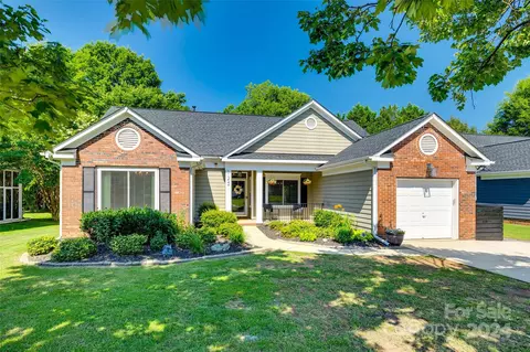 11302 Fox Cove Dr, Charlotte, NC 28273