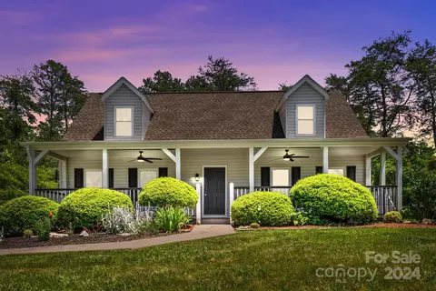 443 Magnolia Ln, Marshall, NC 28753