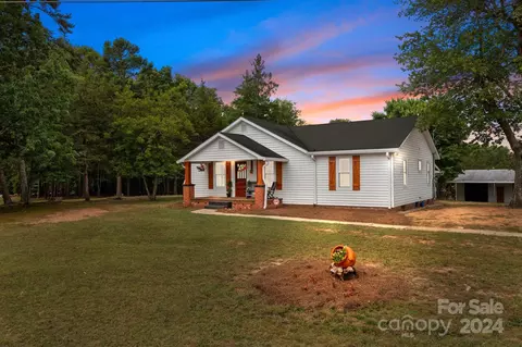8431 Smith Rd, Kannapolis, NC 28081
