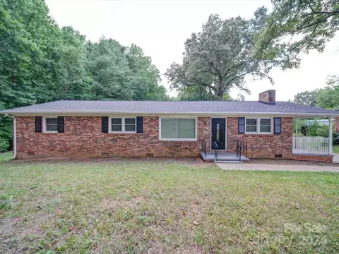1001 N 6th St, Bessemer City, NC 28016