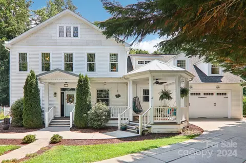 212 Ginseng Ln, Hendersonville, NC 28791