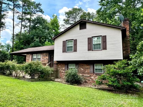2313 Applegate Dr, Concord, NC 28027