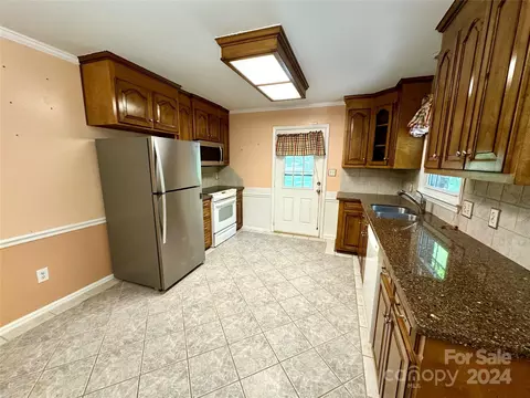 2313 Applegate Dr, Concord, NC 28027 photo 8