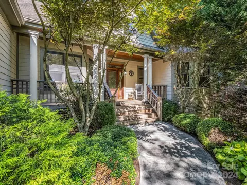 148 Benhurst Ct, Hendersonville, NC 28791