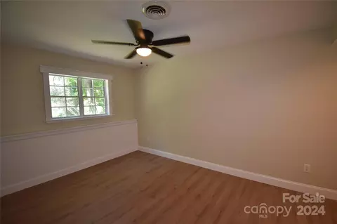 Bedroom - 25 Easterly Ln, Fletcher, NC 28732 photo 7 of 8
