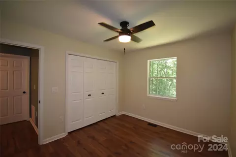 Bedroom - 25 Easterly Ln, Fletcher, NC 28732 photo 3 of 8