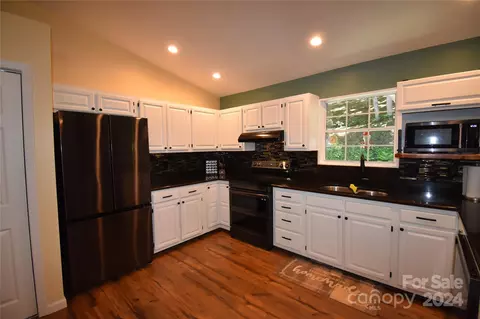 Kitchen - 25 Easterly Ln, Fletcher, NC 28732 photo 3 of 3