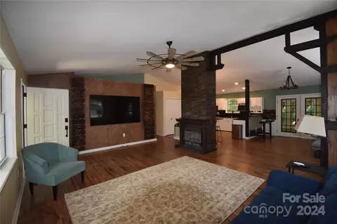 Living - 25 Easterly Ln, Fletcher, NC 28732 photo 1 of 3