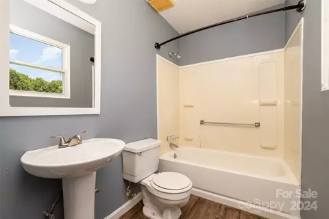 Bath - 5128 Stack Rd, Monroe, NC 28112 photo 1 of 1
